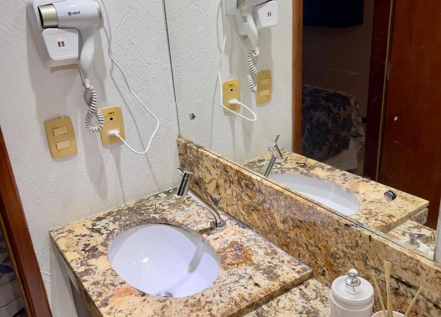 Natal Plaza Suites 0*,